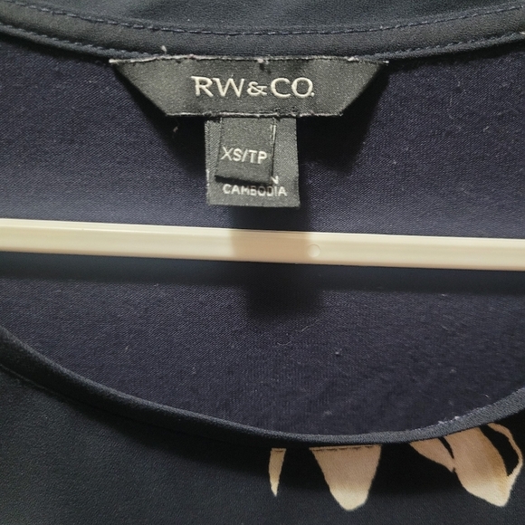 RW & Co Navy And White Leaf Print Short Sleeve Top XS - Picture 5 of 6
